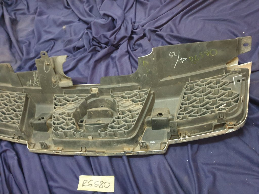 Nissan Navara Radiator Grille - Wear and Tear, Plastic Break