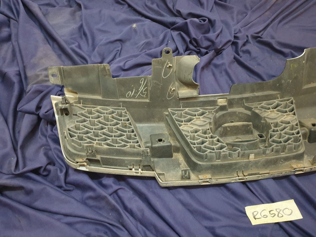 Nissan Navara Radiator Grille - Wear and Tear, Plastic Break