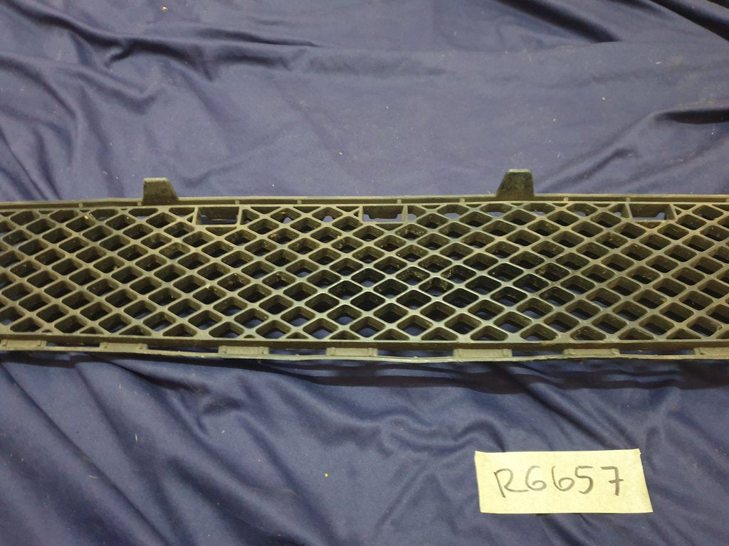 Mercedes-Benz C-Class W204 Front Bumper Lower Grille