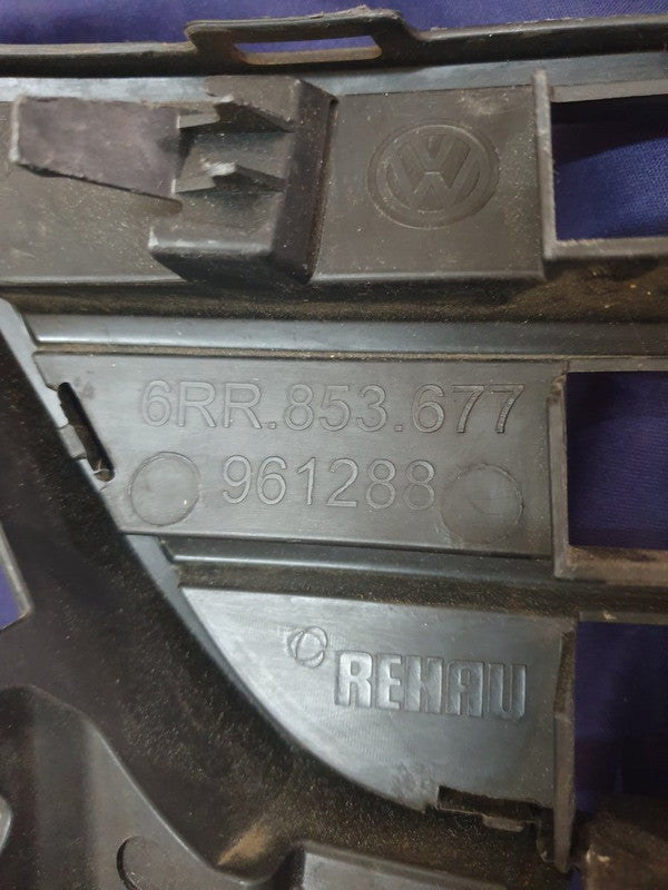 Volkswagen Polo Front Bumper Lower Center Grille