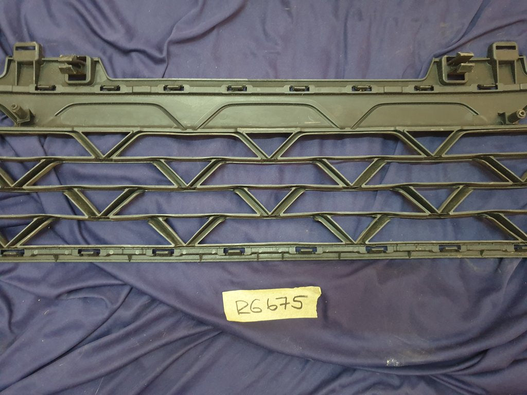 KIA Rio IV Front Bumper Lower Grille