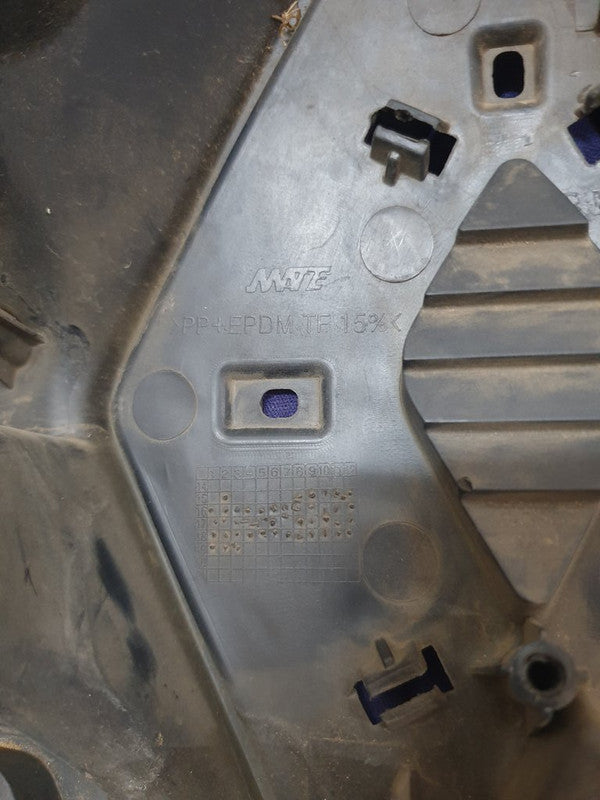 Renault Kwid Radiator Grille - Light Wear and Tear