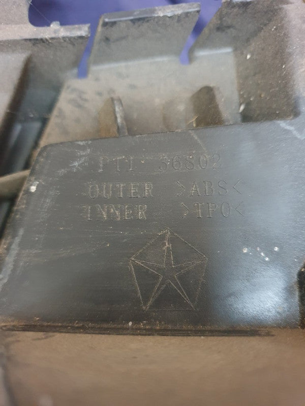 Jeep Grand Cherokee Radiator Grille Backing - Wear and tear