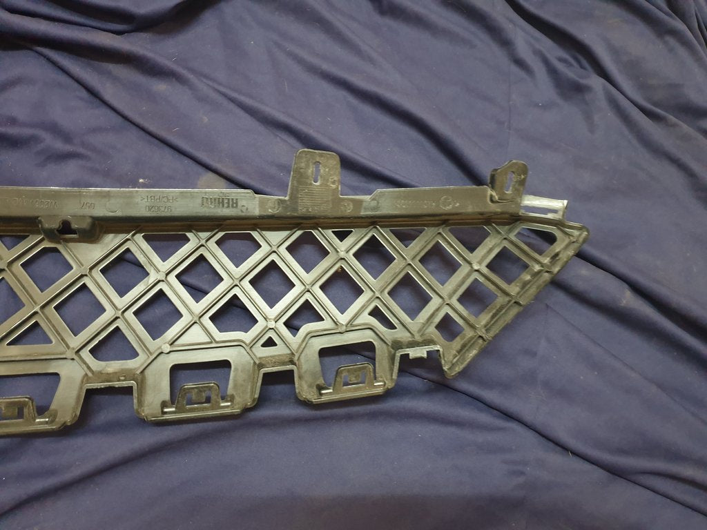 Mercedes-Benz C-Class W206 Front Bumper Carrier Grille Support Bracket