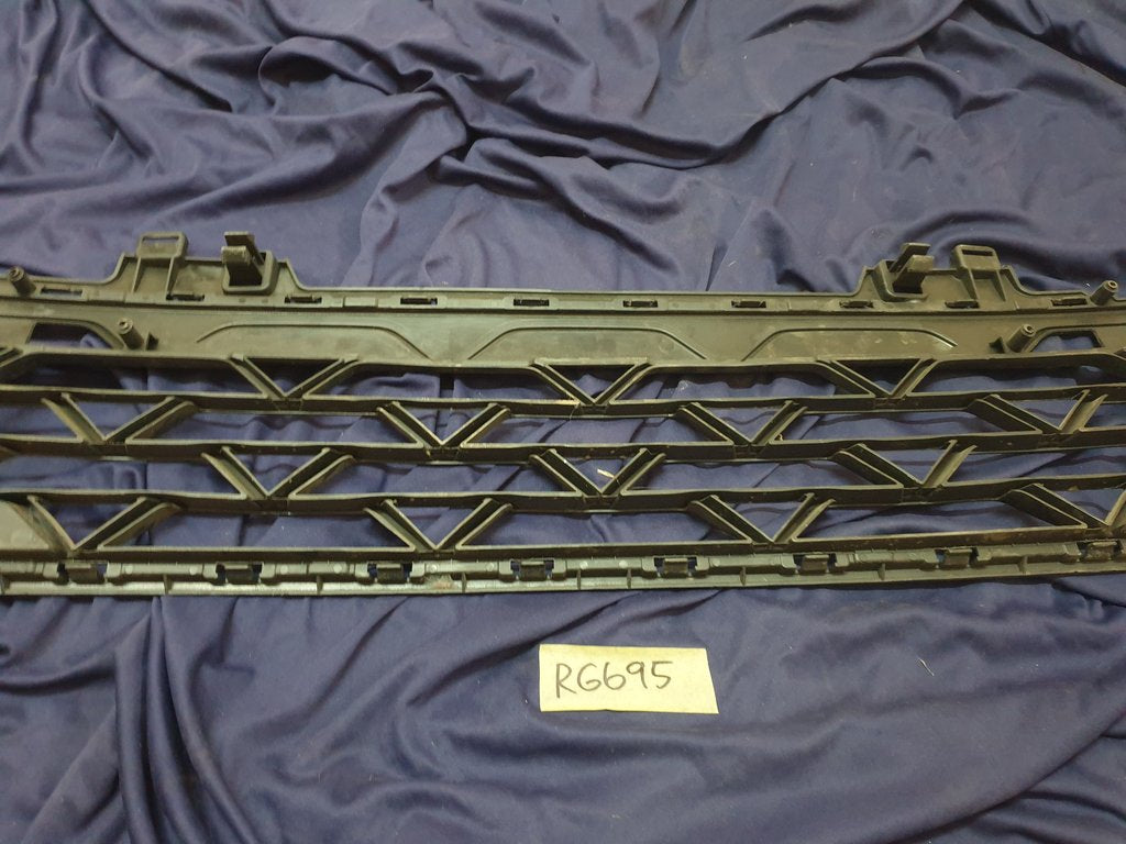 KIA Rio IV Front Bumper Lower Grille