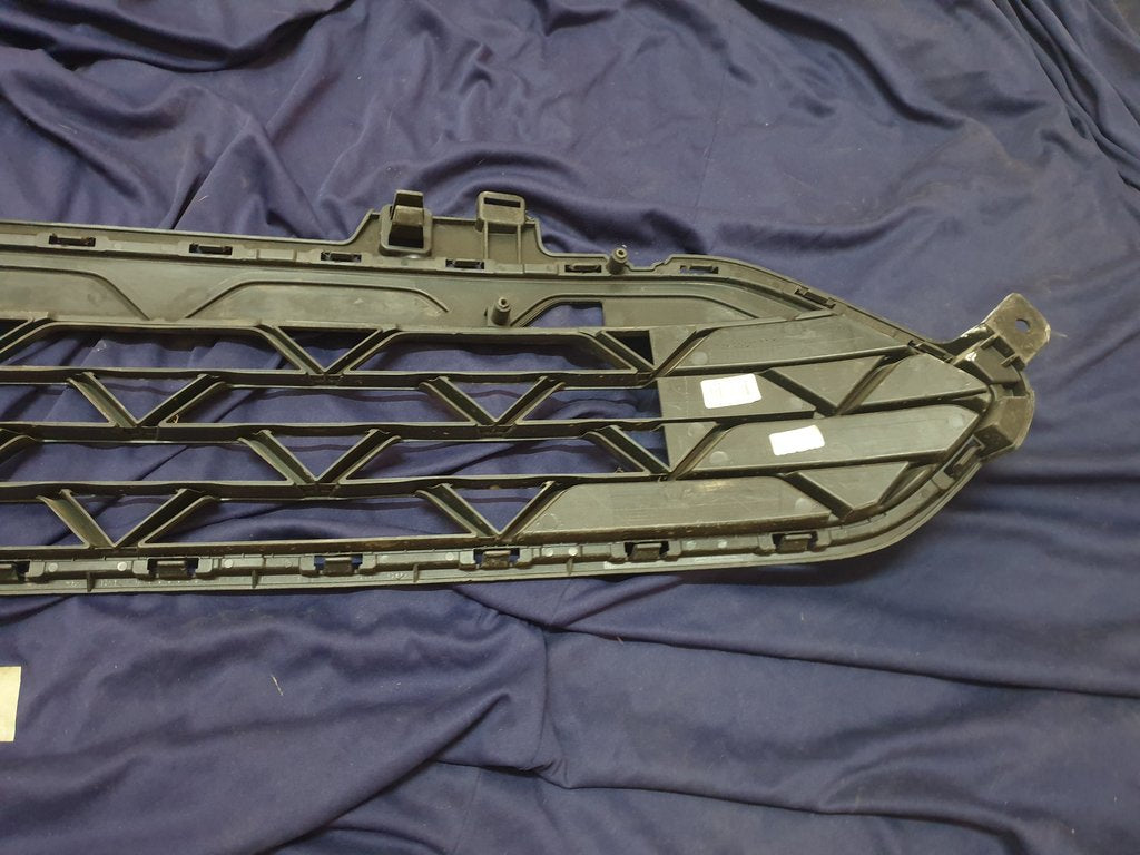 KIA Rio IV Front Bumper Lower Grille