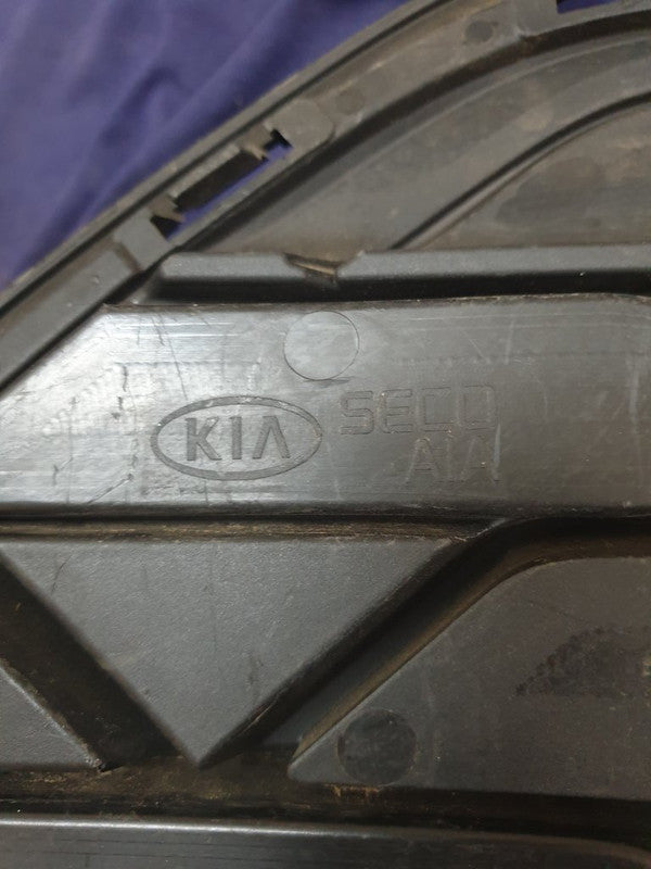 KIA Rio IV Front Bumper Lower Grille
