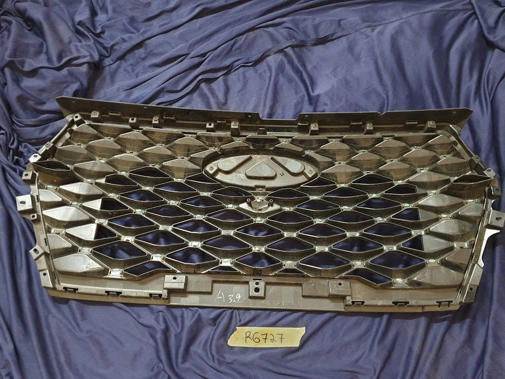 Chery Tiggo 7 Pro Radiator Grille - Light Wear and Tear