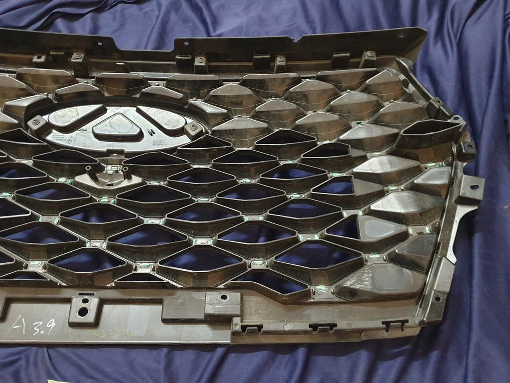 Chery Tiggo 7 Pro Radiator Grille - Light Wear and Tear