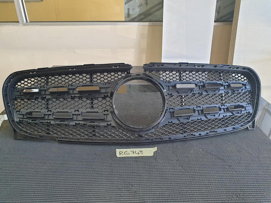 Mercedes-Benz GLA X156 Radiator Grille Frame Bracket
