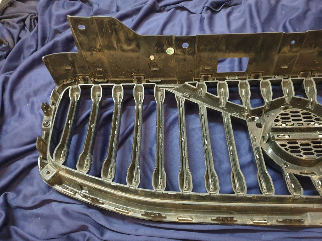 Volvo XC60 2024 Radiator Grille Assy with Emblem/Badge