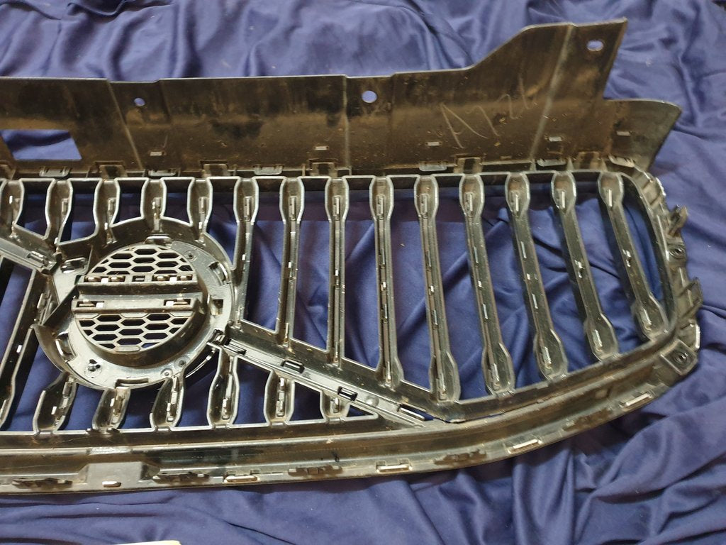 Volvo XC60 2024 Radiator Grille Assy with Emblem/Badge