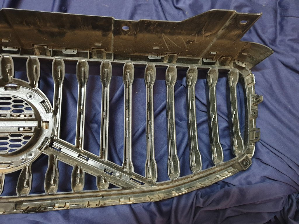 Volvo XC60 2024 Radiator Grille Assy with Emblem/Badge