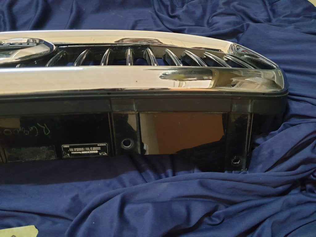 Volvo XC60 2024 Radiator Grille Assy with Emblem/Badge