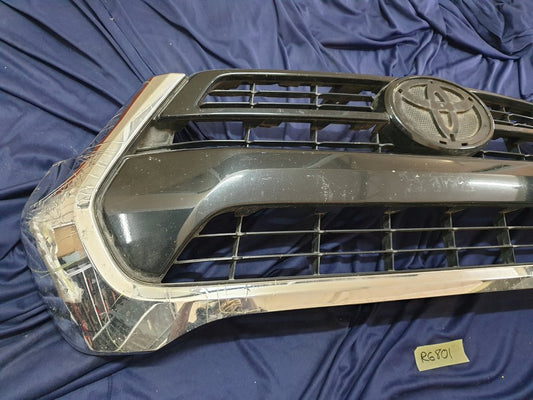 Toyota Hilux 2020, 2021 Radiator Grille - Chrome very damaged