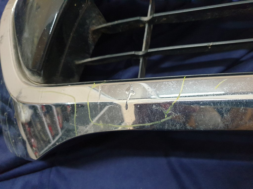 Toyota Hilux 2020, 2021 Radiator Grille - Chrome very damaged