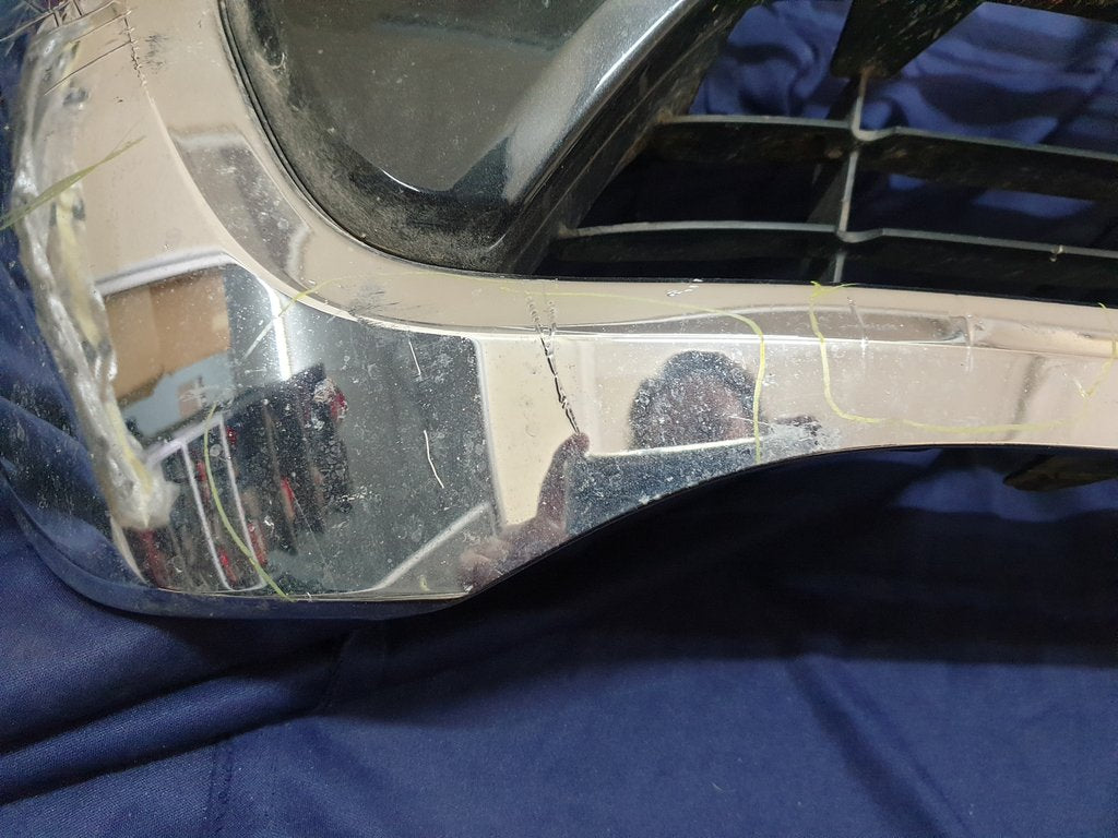 Toyota Hilux 2020, 2021 Radiator Grille - Chrome very damaged