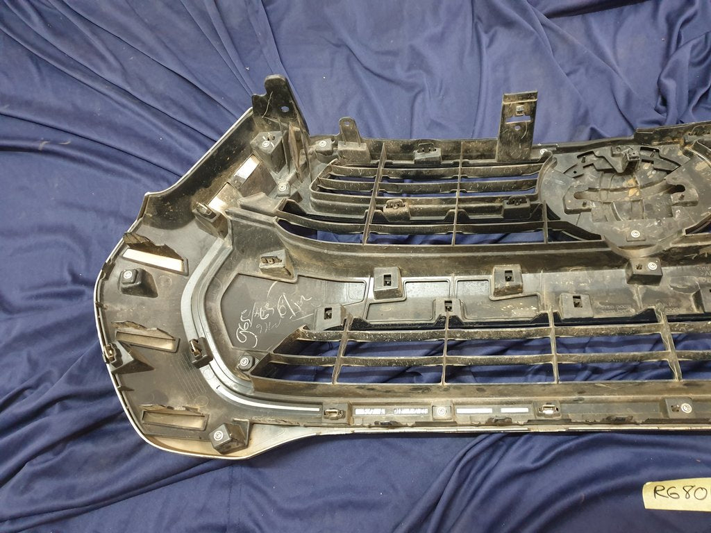 Toyota Hilux 2020, 2021 Radiator Grille - Chrome very damaged