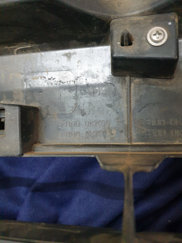 Toyota Hilux 2020, 2021 Radiator Grille - Chrome very damaged