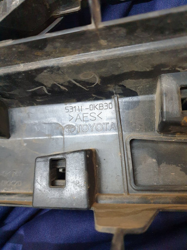 Toyota Hilux 2020, 2021 Radiator Grille - Chrome very damaged