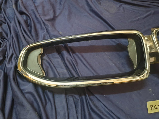 BMW 2 Series G42 Radiator Grille Surround/Frame - Light wear and tear, Scratches on chrome