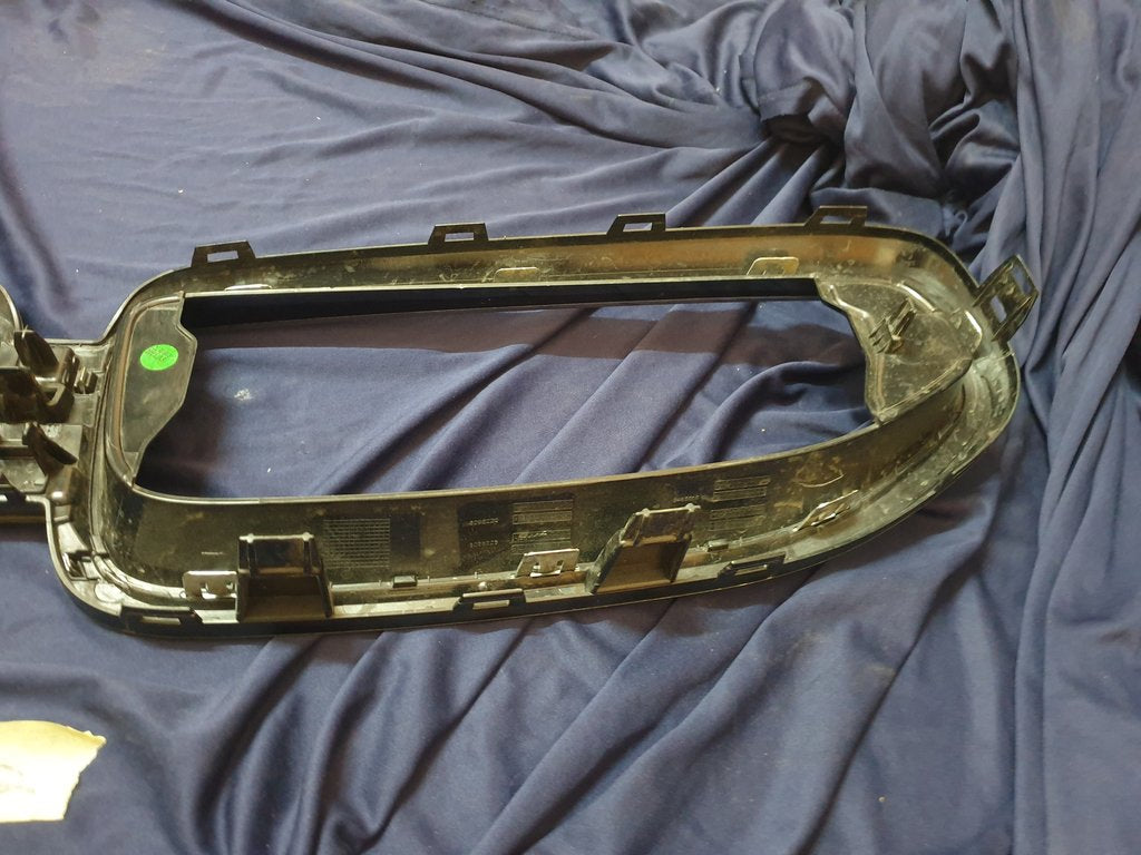 BMW 2 Series G42 Radiator Grille Surround/Frame - Light wear and tear, Scratches on chrome