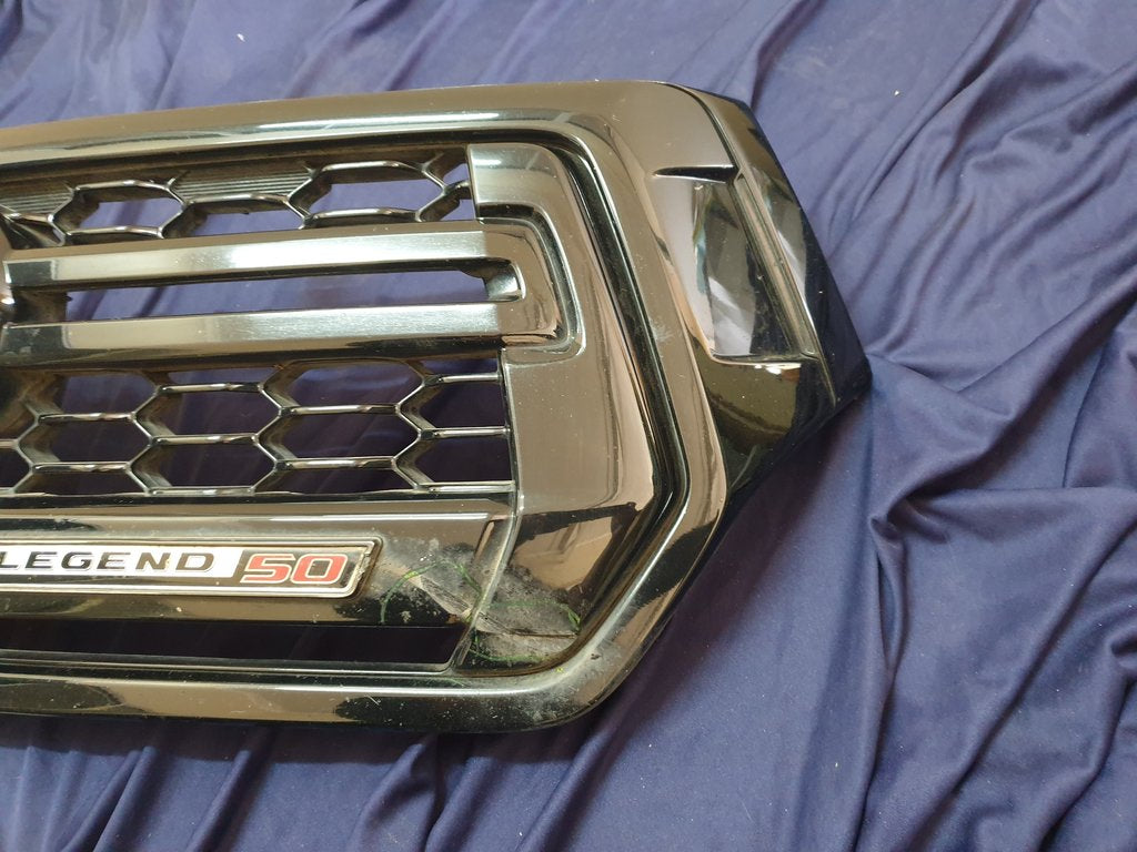 Toyota Hilux Legend 50 2018, 2019, 2020 Radiator Grille - Wear and Tear, Deep abrasions