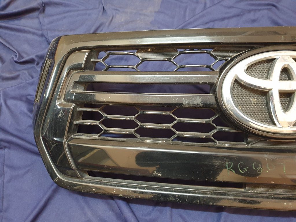 Toyota Hilux Legend 50 2018, 2019, 2020 Radiator Grille - Wear and Tear