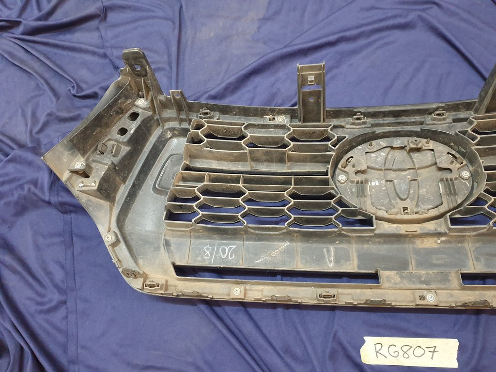 Toyota Hilux Legend 50 2018, 2019, 2020 Radiator Grille - Wear and Tear
