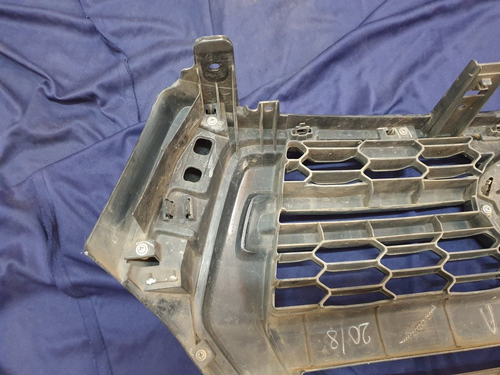 Toyota Hilux Legend 50 2018, 2019, 2020 Radiator Grille - Wear and Tear