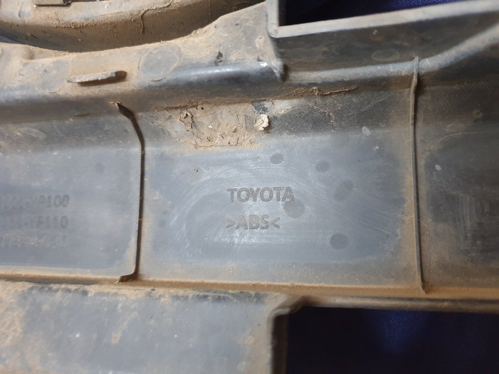 Toyota Hilux Legend 50 2018, 2019, 2020 Radiator Grille - Wear and Tear