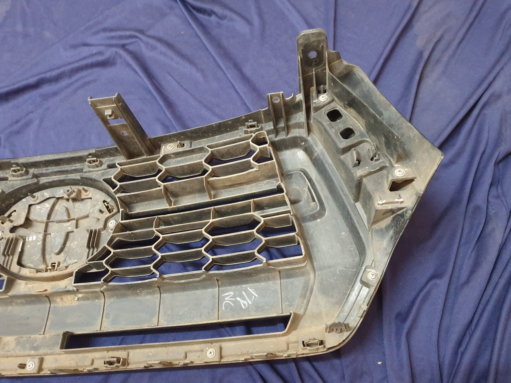 Toyota Hilux Legend 50 2018, 2019, 2020 Radiator Grille - Wear and Tear