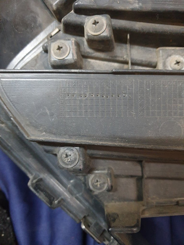 Hyundai Tucson 2016 Radiator Grille - Light Wear and Tear, Chrome damaged