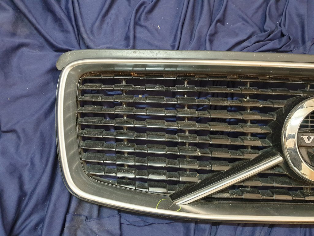 Volvo XC90 Radiator Grille - Chrome lifting, Wear and tear