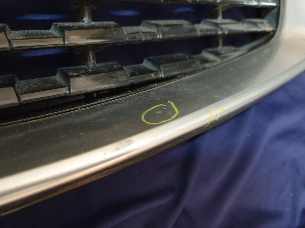 Volvo XC90 Radiator Grille - Chrome lifting, Wear and tear