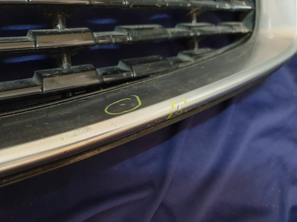 Volvo XC90 Radiator Grille - Chrome lifting, Wear and tear