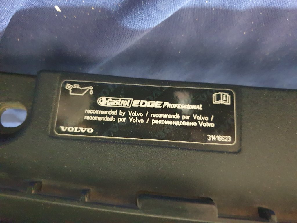Volvo XC90 Radiator Grille - Chrome lifting, Wear and tear