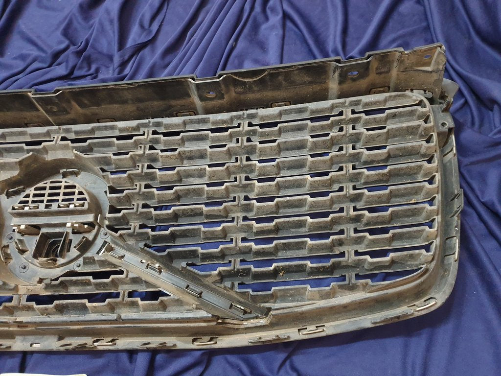 Volvo XC90 Radiator Grille - Chrome lifting, Wear and tear