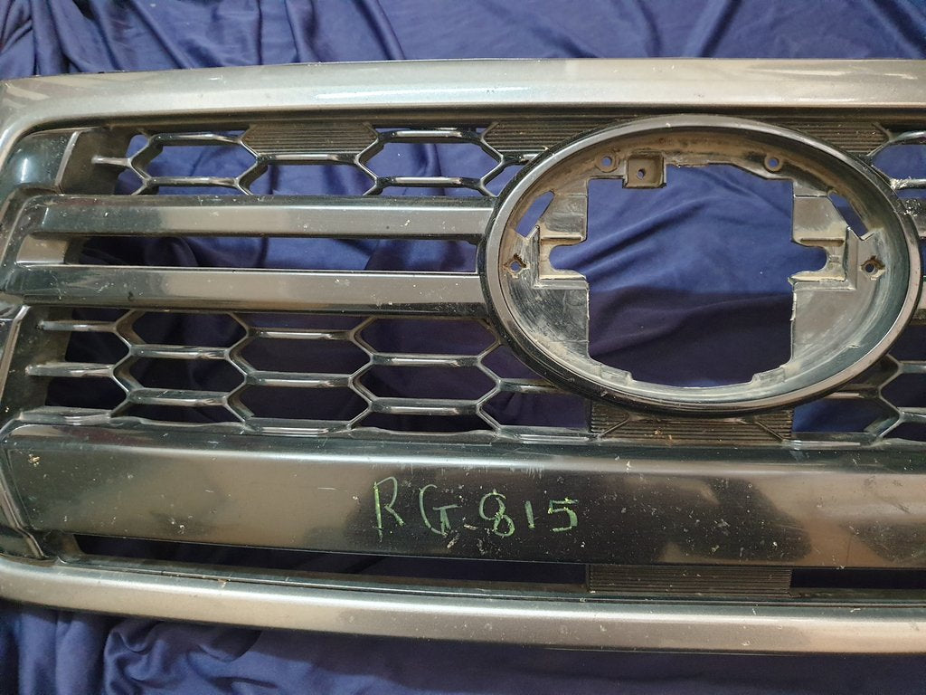 Toyota Hilux 2018, 2019, 2020 Radiator Grille - Wear and Tear, Chips