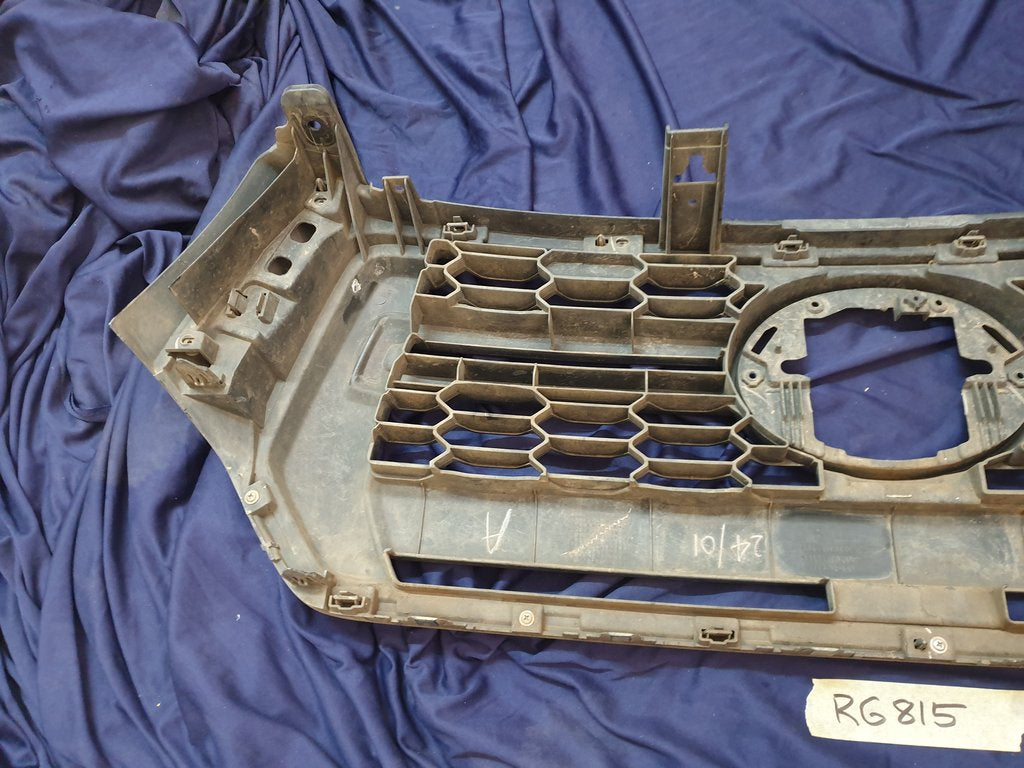 Toyota Hilux 2018, 2019, 2020 Radiator Grille - Wear and Tear, Chips