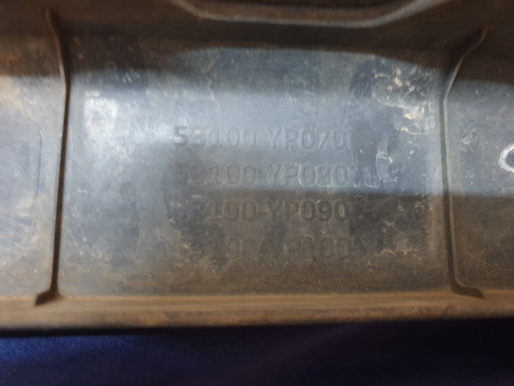 Toyota Hilux 2018, 2019, 2020 Radiator Grille - Wear and Tear, Chips