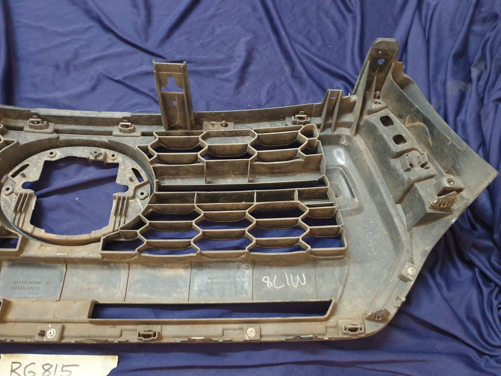 Toyota Hilux 2018, 2019, 2020 Radiator Grille - Wear and Tear, Chips