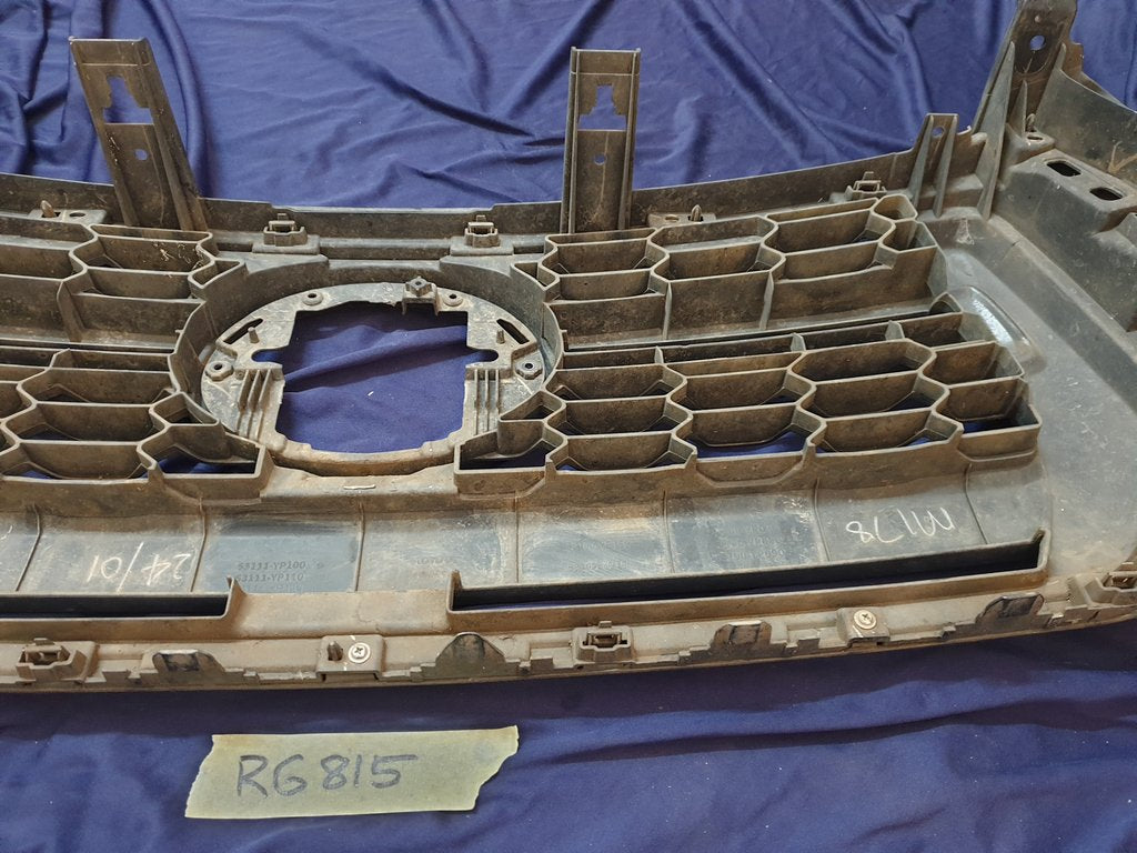 Toyota Hilux 2018, 2019, 2020 Radiator Grille - Wear and Tear, Chips