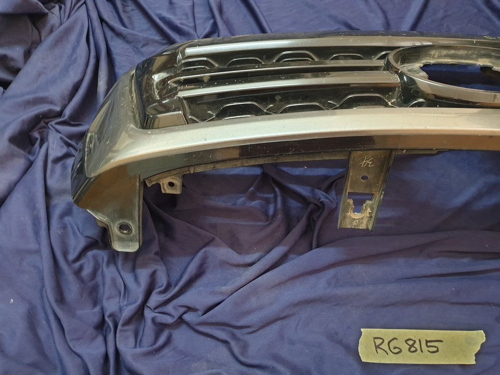 Toyota Hilux 2018, 2019, 2020 Radiator Grille - Wear and Tear, Chips