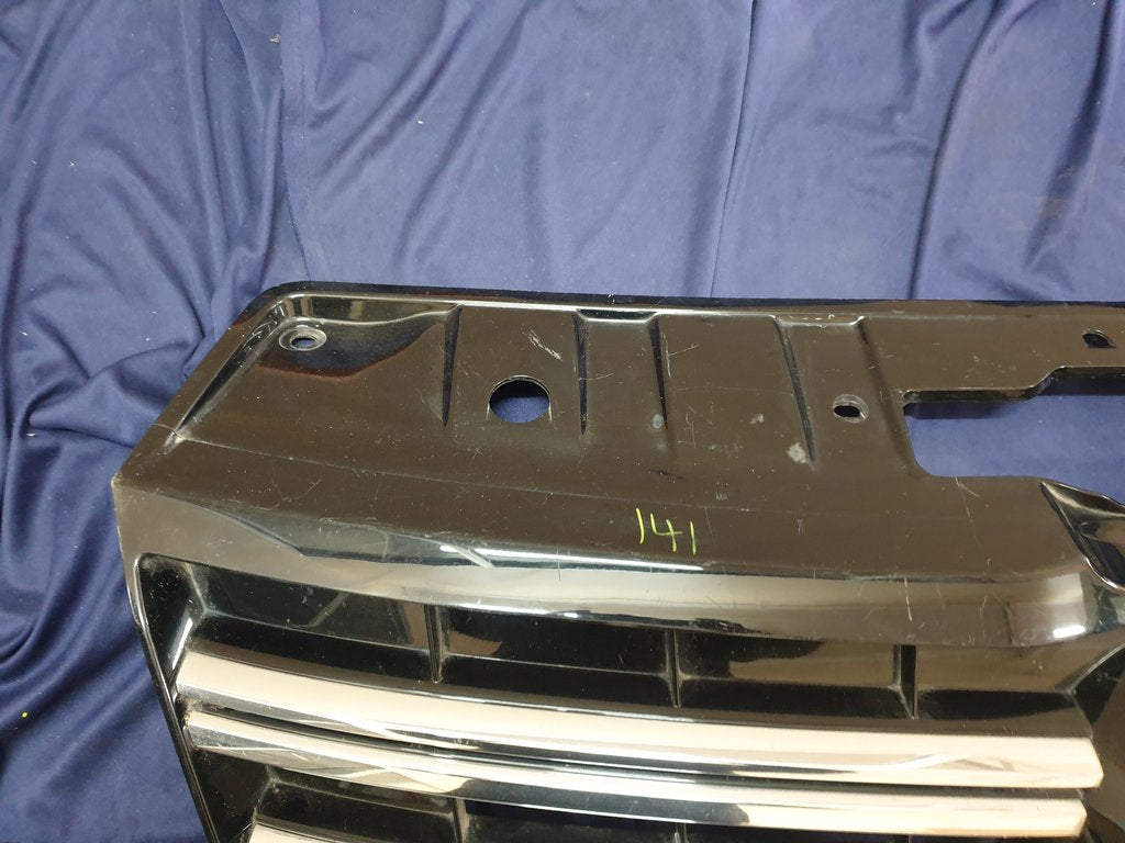 Volkswagen Amarok Radiator Grille - Wear and Tear, Clip/s broken