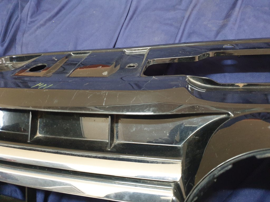 Volkswagen Amarok Radiator Grille - Wear and Tear, Clip/s broken