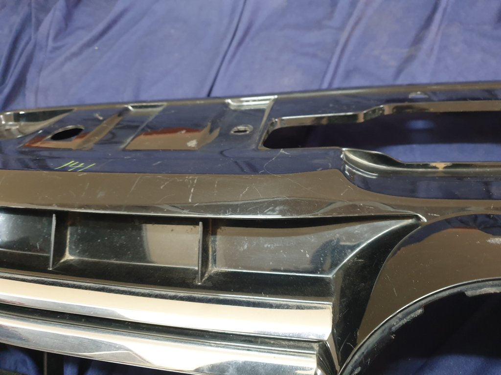 Volkswagen Amarok Radiator Grille - Wear and Tear, Clip/s broken