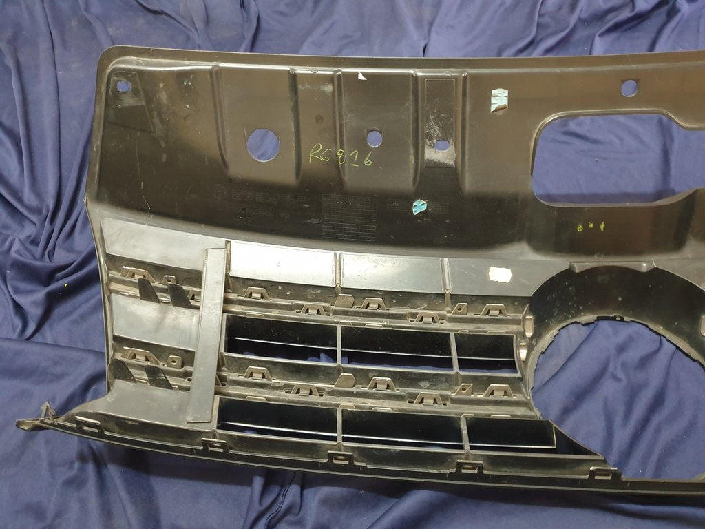 Volkswagen Amarok Radiator Grille - Wear and Tear, Clip/s broken