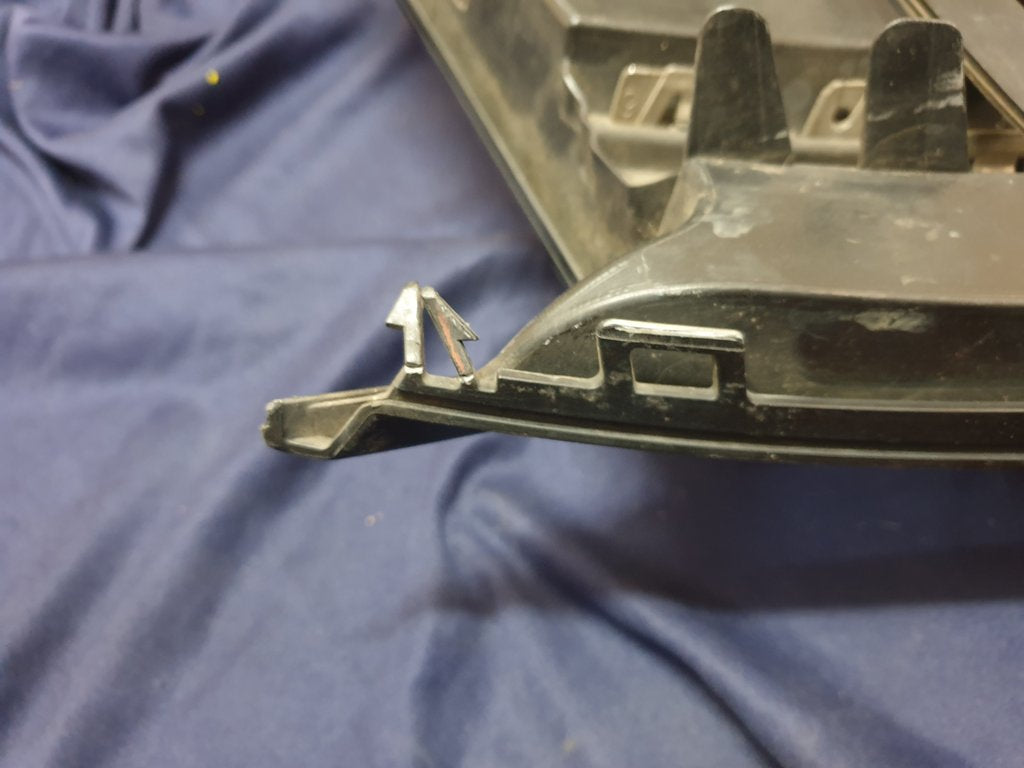 Volkswagen Amarok Radiator Grille - Wear and Tear, Clip/s broken