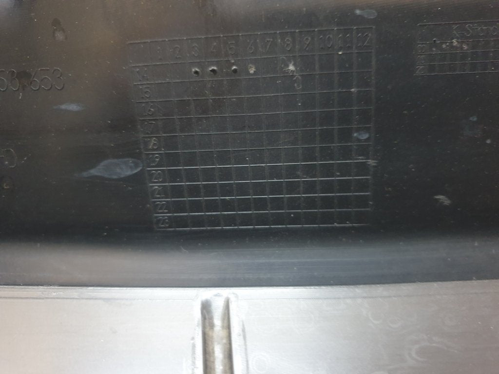 Volkswagen Amarok Radiator Grille - Wear and Tear, Clip/s broken